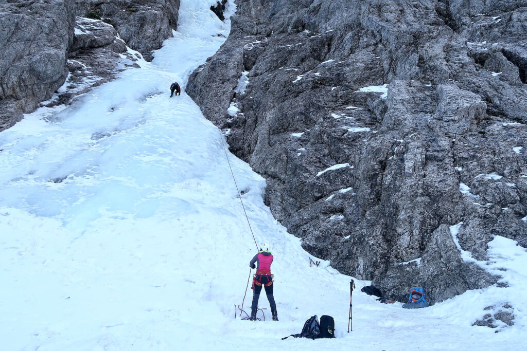 Tečaj lednega plezanja pod Prisankom, Mojstrani in Tamarju