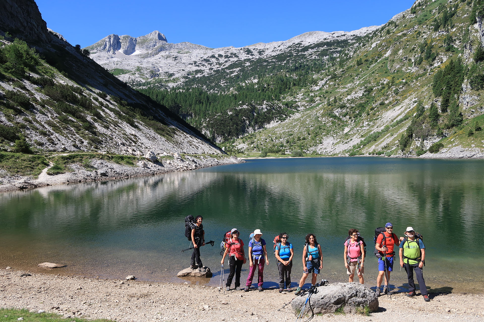 Treking čez Julijske Alpe z mednarodnim planinskim vodnikom.