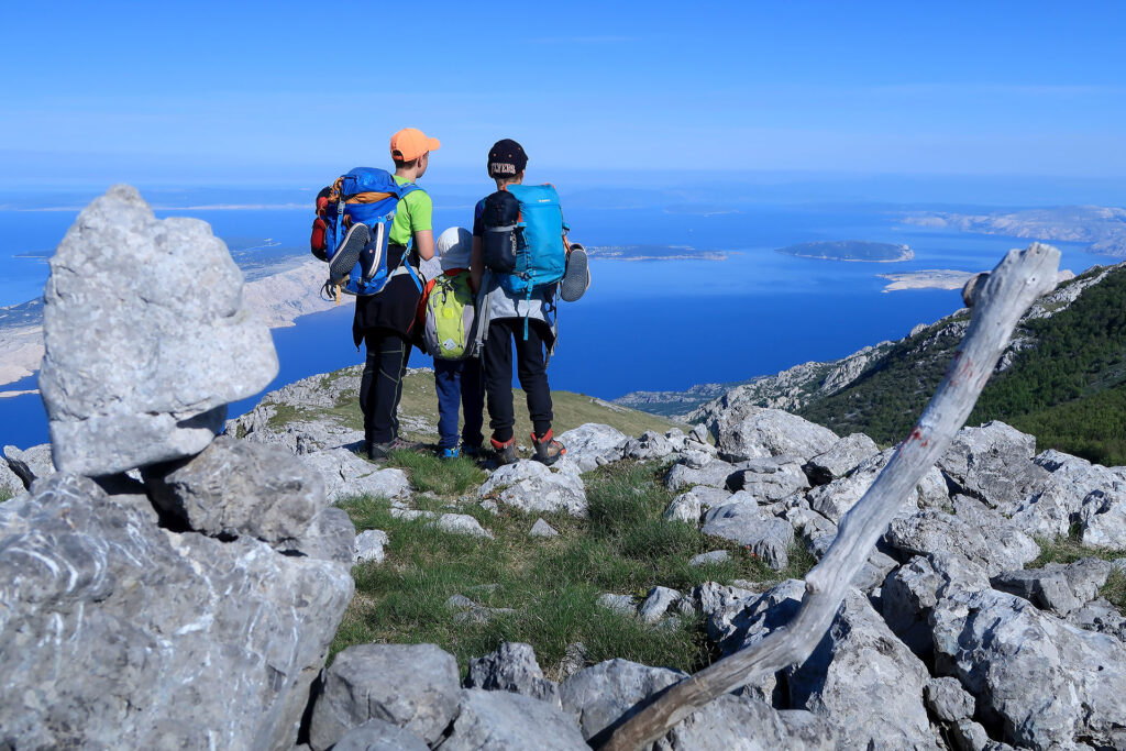 Divje kraške oblike, nori razgledi na Kvarner in vrhovi s prekrasnimi pogledi