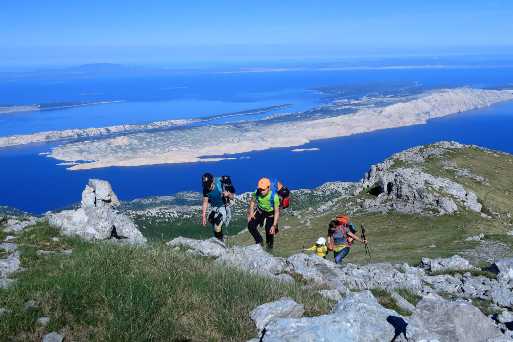 Divje kraške oblike, nori razgledi na Kvarner in vrhovi s prekrasnimi pogledi