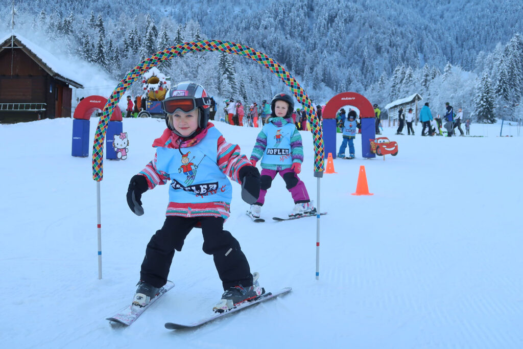 Smučarski tečaj Snežko - zimske počitnice v Podkorenu in Kranjski Gori