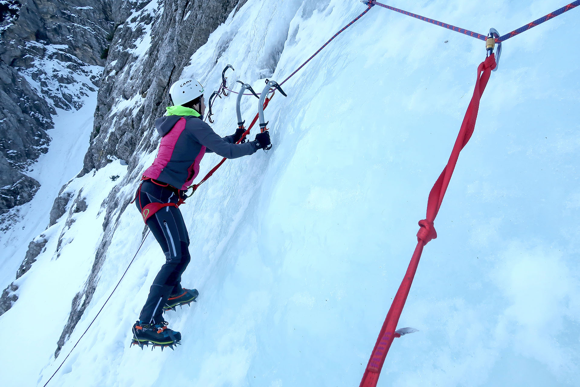 Ice climbing course for beginners