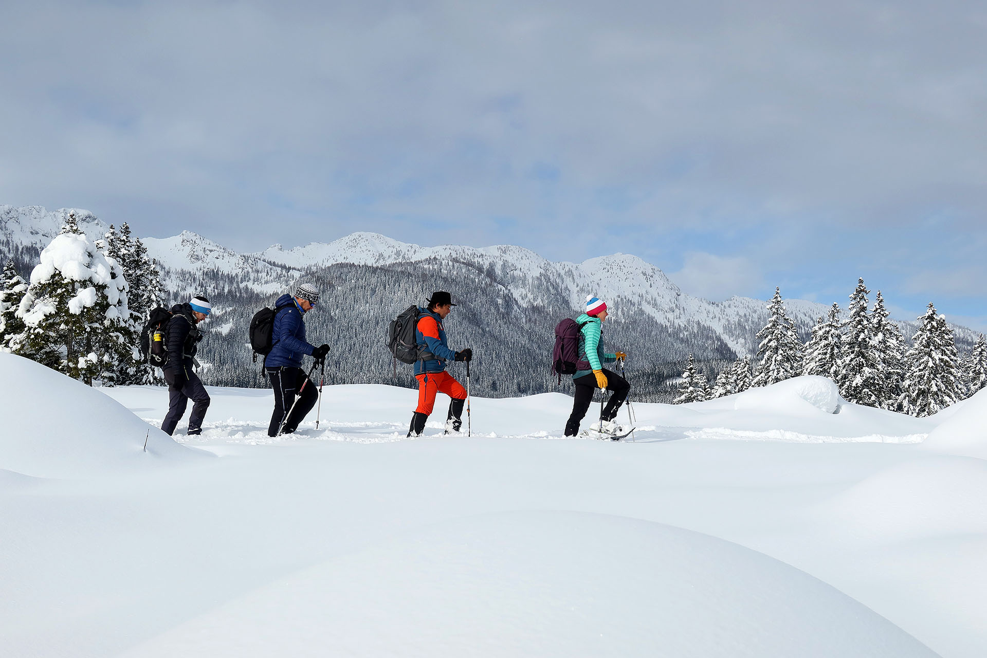Guided snowshoes trip in Julian Alps with UIMLA mountain leaders