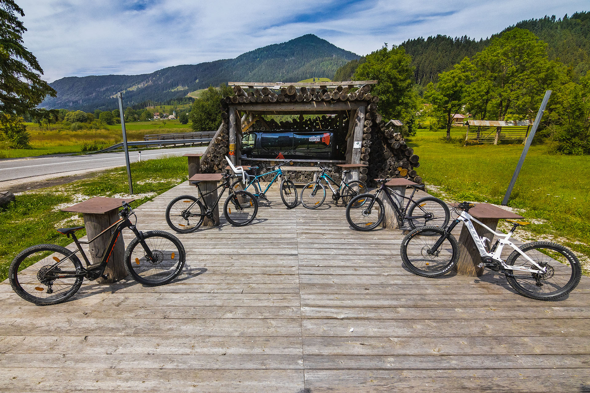 Rent a bike and go on a carefree exploration of Kranjsga Gora and surroundings
