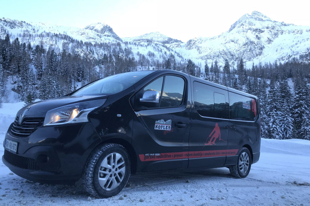 Prevozi oseb, koles kolesarskih in smučarskih skupin v Kranjski Gori, na letališča in širše.