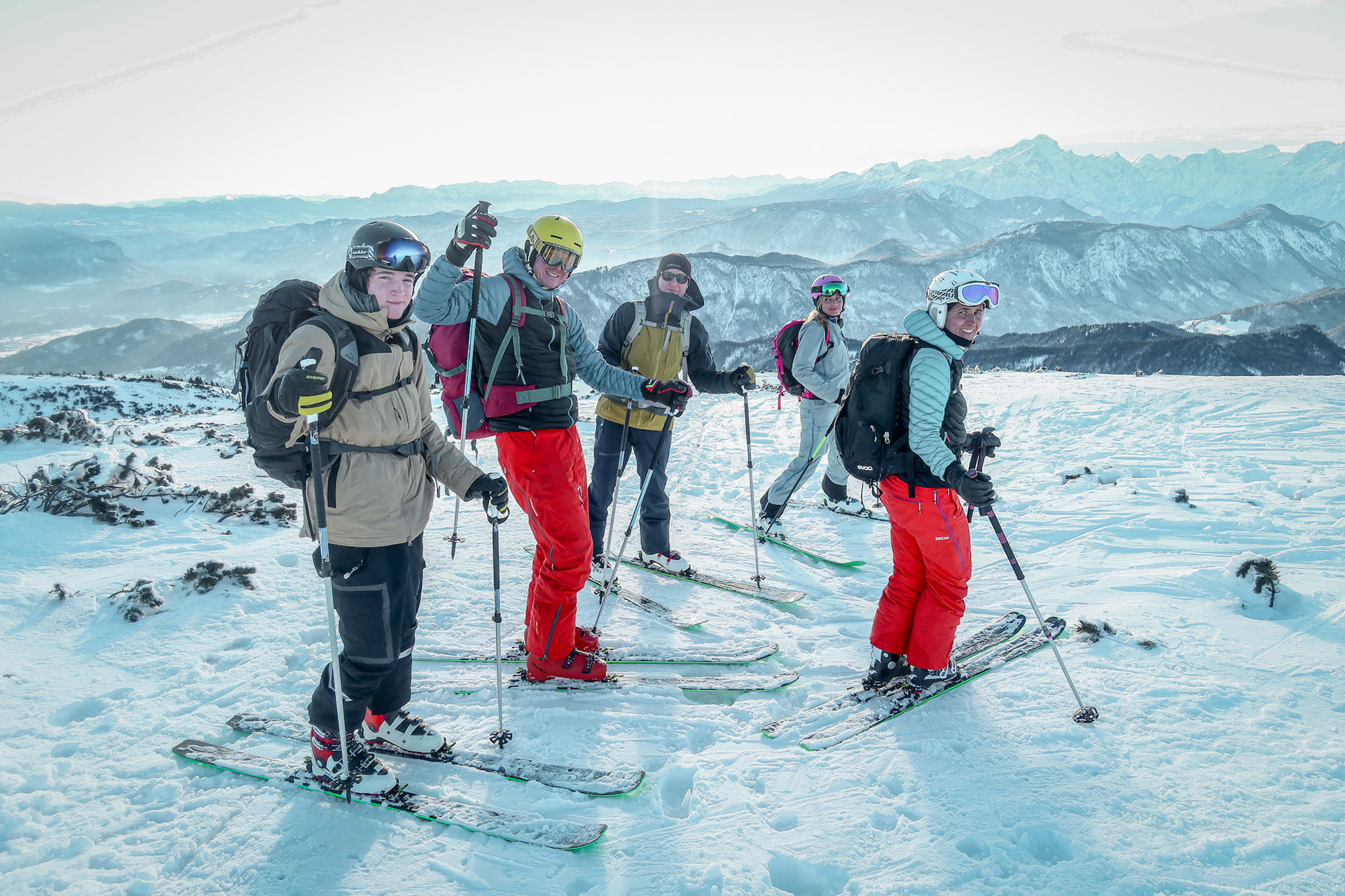 During one day ski touring workshop we will ascent one of the near by peaks.