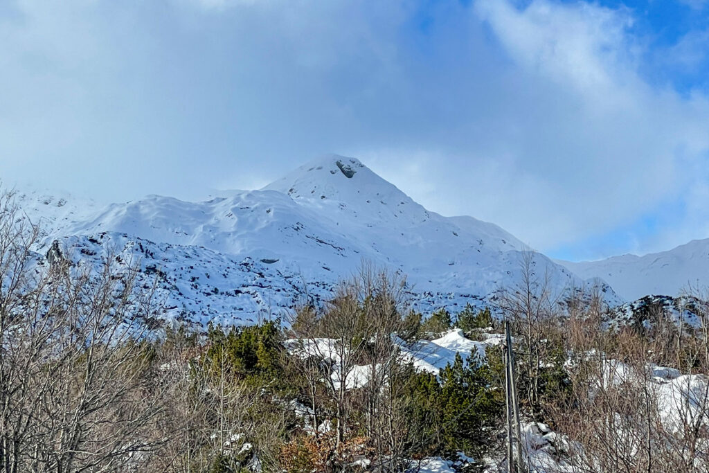 Zimsko raziskovanje Komne in vrhov v okolici