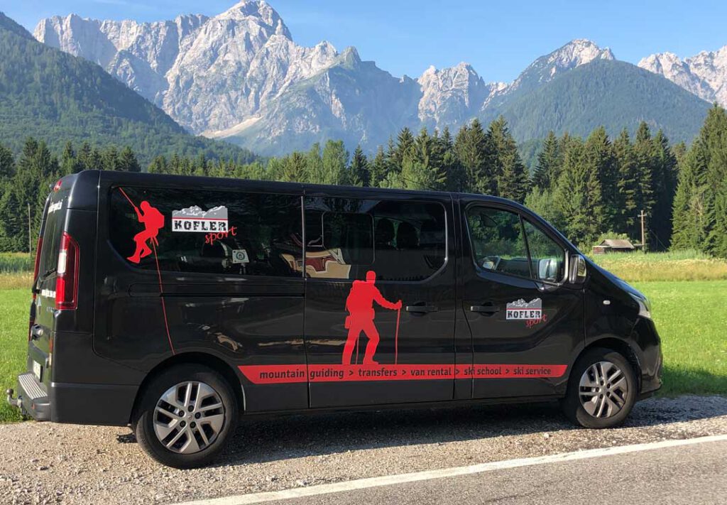 Prevozi oseb in smučarske opreme v Kranjski Gori