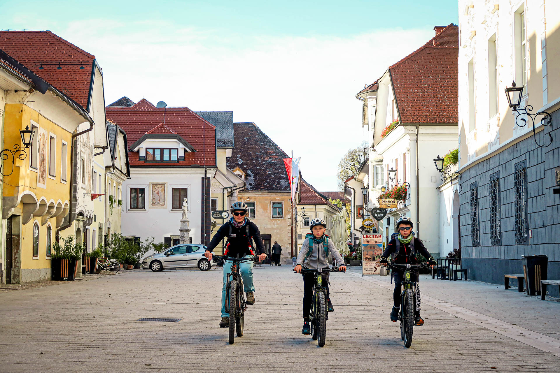 Scenic loop through Gorenjska’s valleys
