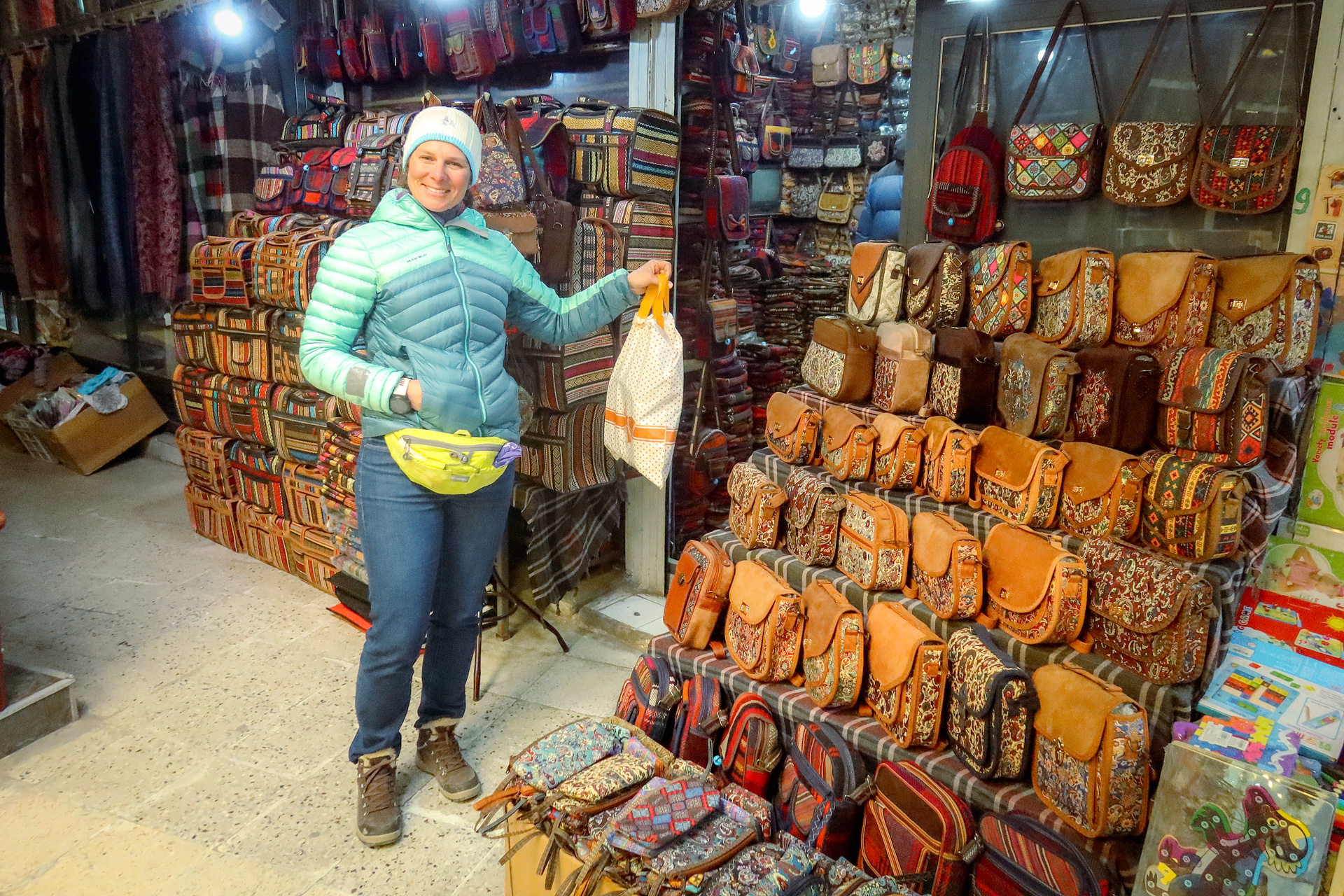 Raziskovanje mesta Van in bazarjev