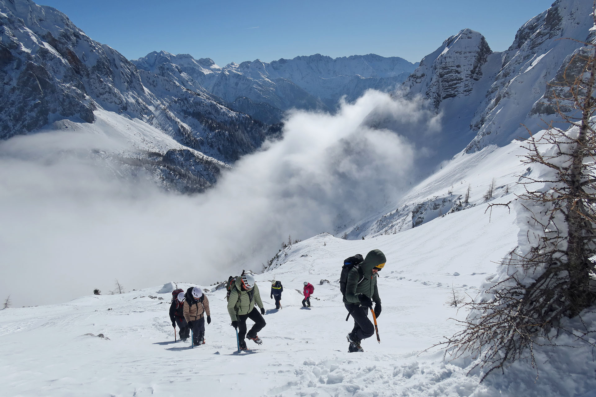 Winter mountaineering course of safe movement with IFMGA guides.