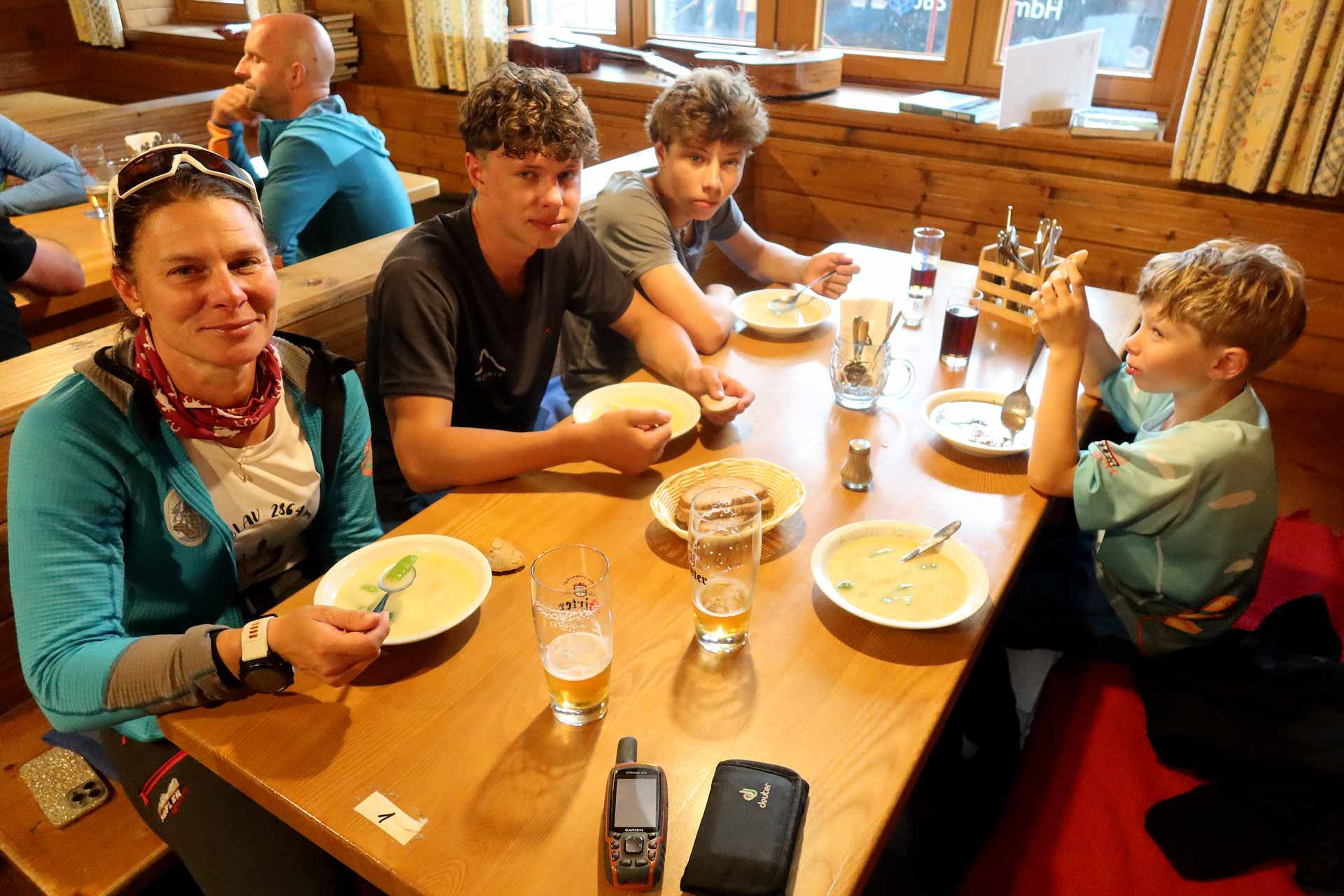 Giessener hutte na poti na Hochalmspitze