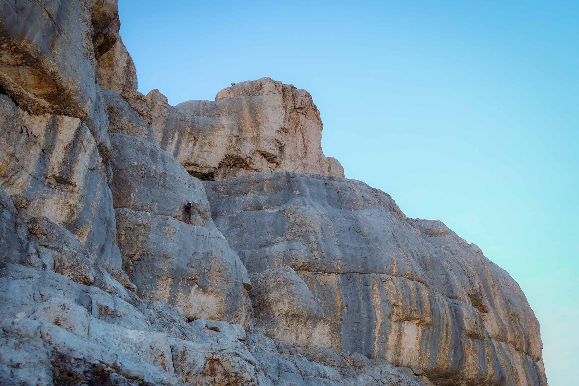 Feratanje v Dolomitih nad Cortino d’Ampezzo – vzpon po slavnih via ferratah Punta Anna, Tofana di Mezzo in Piz Boè z razgledi brez primere.